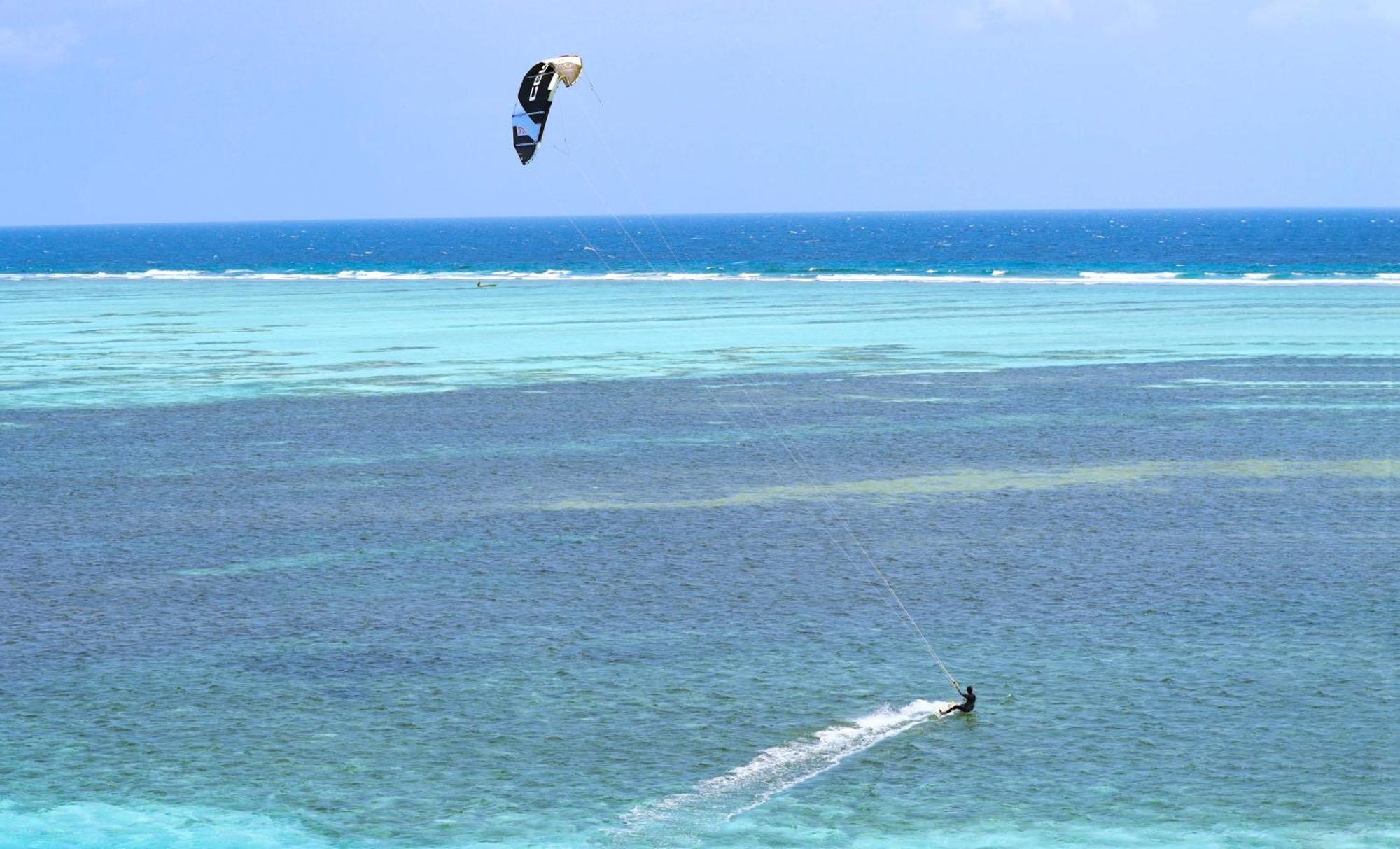 Hotel Rashu Hiyaa Dhiffushi Exterior foto