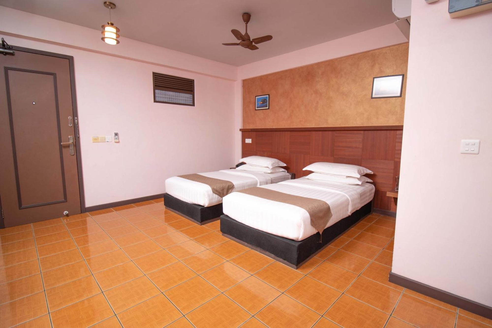 Hotel Rashu Hiyaa Dhiffushi Exterior foto