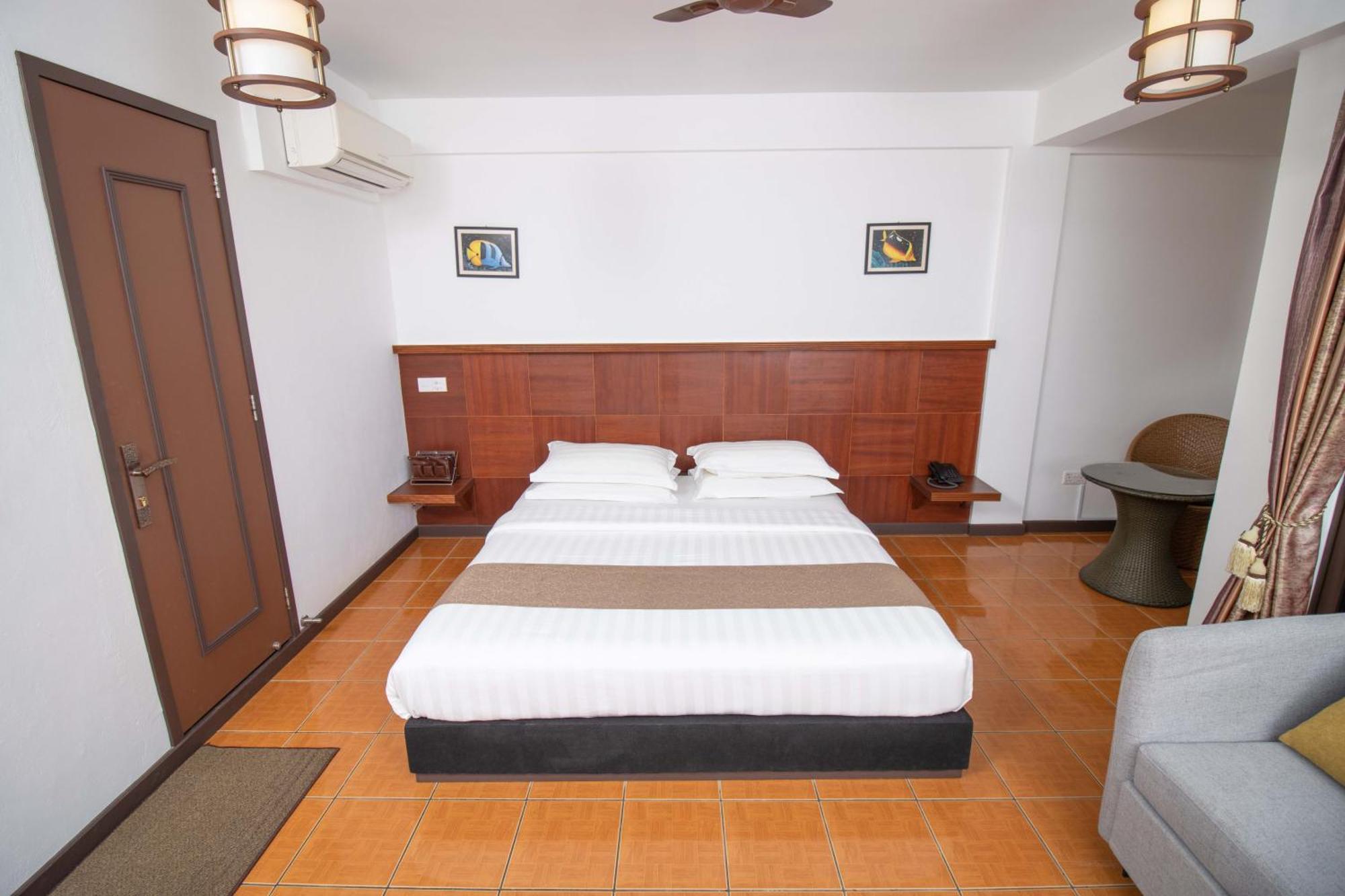 Hotel Rashu Hiyaa Dhiffushi Exterior foto